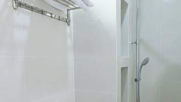 Phòng Tiêu chuẩn | Phòng tắm | Đồ dùng nhà tắm miễn phí, máy sấy tóc, xà phòng, dầu gội