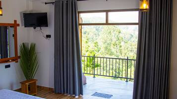 Deluxe Double Room, Air conditioning, Mountain View | Egyptian cotton sheets, premium bedding, down comforters