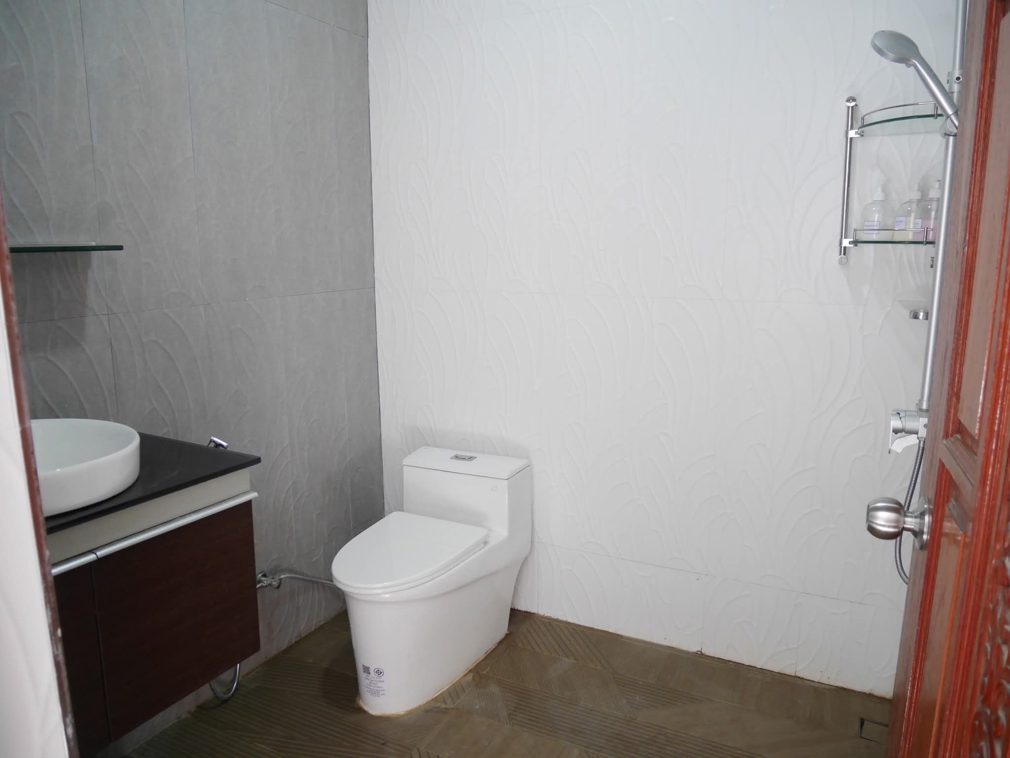 Dusche, Whirlpool, Haartrockner, Handtücher