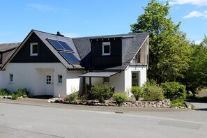 Exterior - Apartment 'Im Tal Olsberg' with Mountain View, Private Terrace and Wi-Fi (Olsberg)