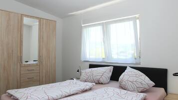 1 bedroom, WiFi, bed sheets