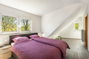 1 bedroom, WiFi, bed sheets - Apartment 'Im Tal Olsberg' with Mountain View, Private Terrace and Wi-Fi (Olsberg)