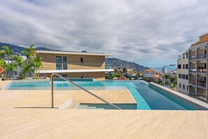 Outdoor pool - Golden View Funchal (Funchal)
