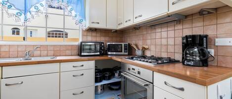 Exklusivt hus - 4 sovrum | Eget kök