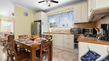 Casa exclusiva, 4 habitaciones | Cocina privada