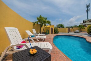 Outdoor pool - Casa de Reyes (Noord)