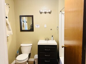 Toallas, jabón y papel higiénico