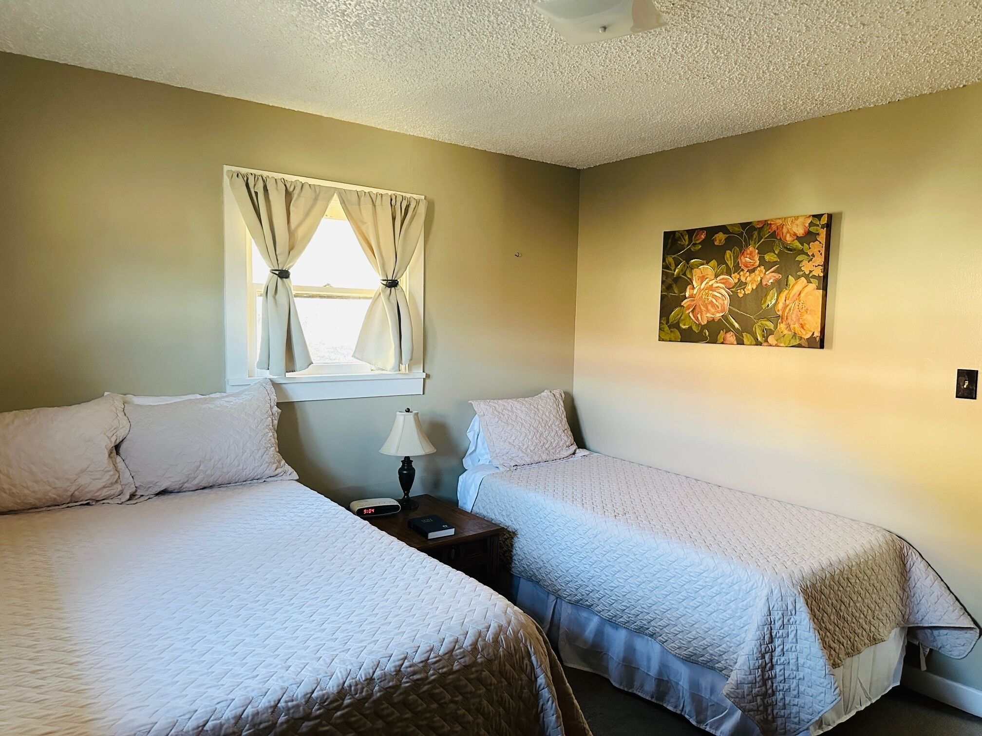 1 bedroom, iron/ironing board, Internet, bed sheets