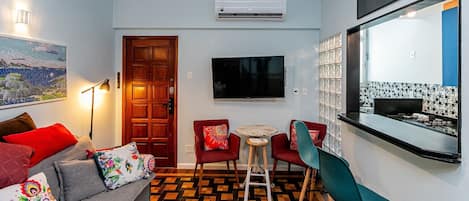 Apartment | Living area | Flat-screen TV