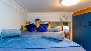 Apartment | Iron/ironing board, free WiFi