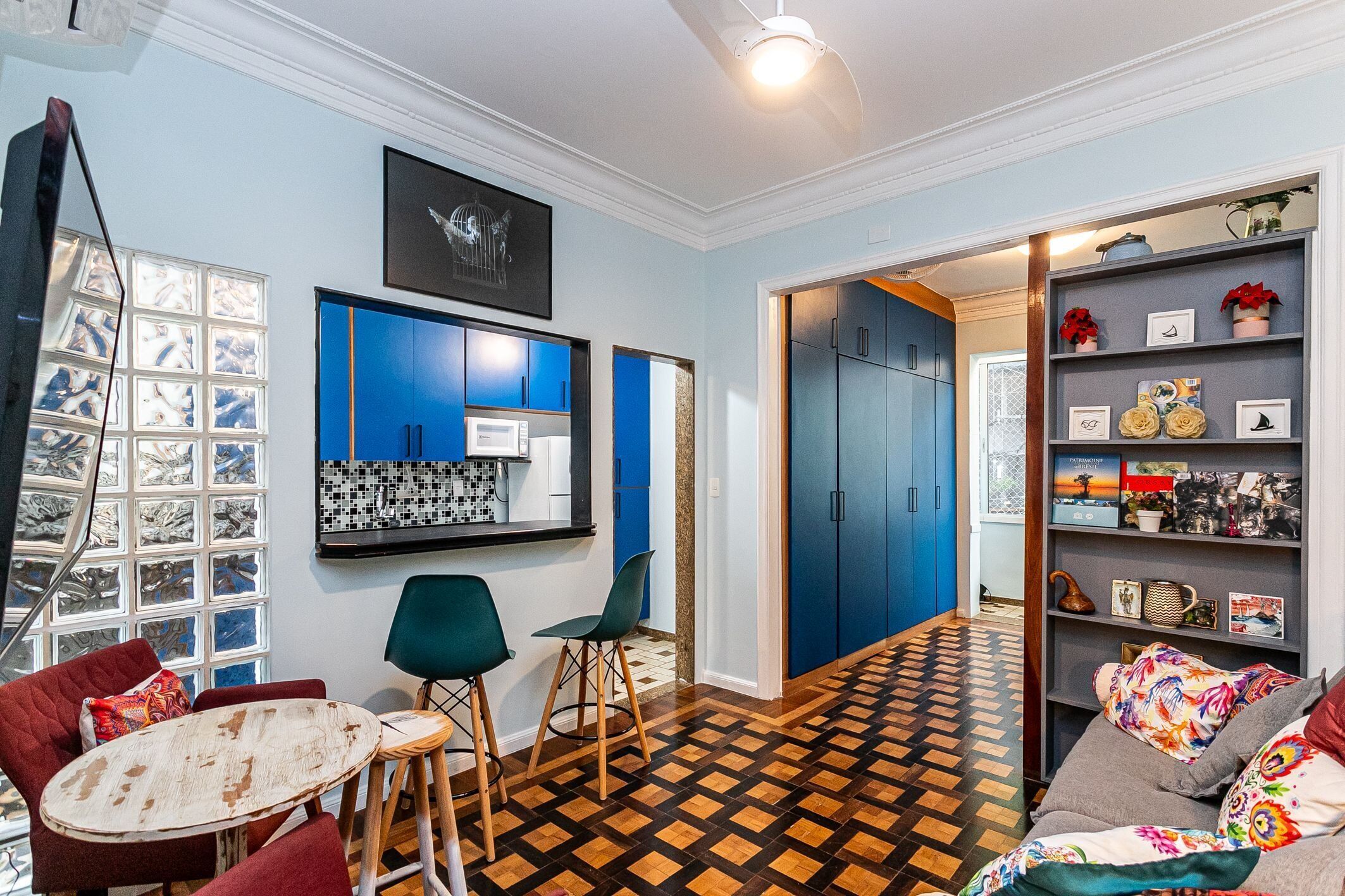 Apartment | Living area | Flat-screen TV