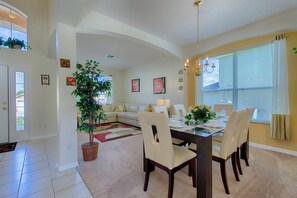 Dining - Home from Home luxury accommodation just 2miles from Disney, Florida (Kissimmee)