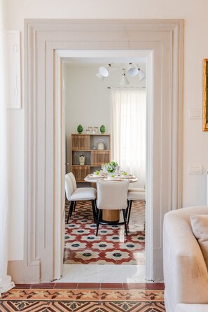Interior - The Frescoed Tale, A Charming 3 Bedrooms Apartment (Lucca)