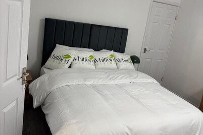 Bungalow - Sleeps 2 - Parking - Garden