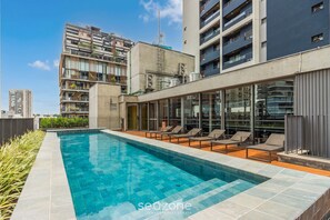 Pool - Modern Accommodations in a Building With a Pool in the Heart of SP - Yhes (São Paulo)