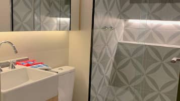 Basic Apartment | Bathroom