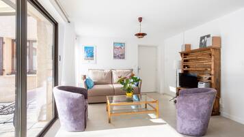 Table de tennis de table, chaĂźne hi-fi