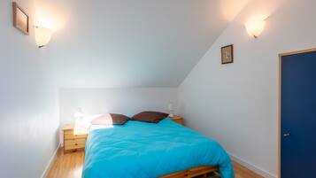 2 Schlafzimmer, BĂŒgeleisen/BĂŒgelbrett, WLAN, BettwĂ€sche