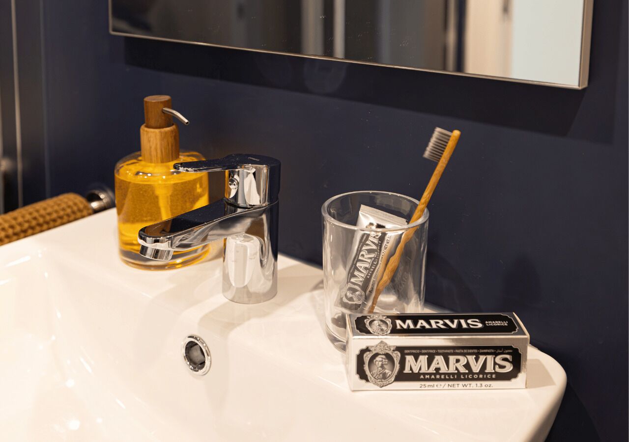 Estudio, no fumadores | Baño | Ducha, toallas y papel higiénico