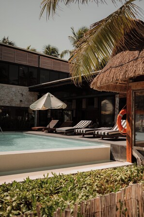 Pool - Wake up to turquoise waters at Isla Bliss 🌴 — a luxury 3-bedroom oceanfront condo just minutes from Isla Mujeres’ best dining and beaches. Enjoy a 90" Smart TV, stunning views, fast WiFi, and easy self-check-in for the perfect island escape. 🌊✨ (Isla Mujeres)
