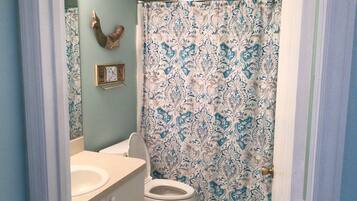 淋浴設備、風筒、提供毛巾、番梘