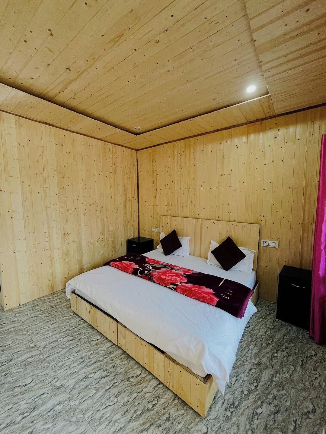 Deluxe dubbelrum - balkong - utsikt mot bergen | Gratis wi-fi