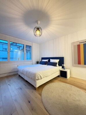 1 bedroom, desk, iron/ironing board, WiFi