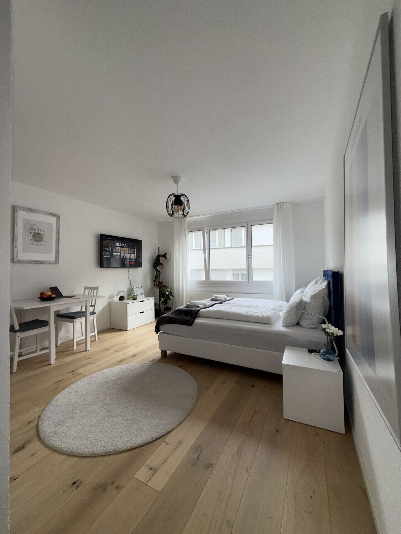 1 habitación, escritorio, tabla de planchar con plancha y wifi 