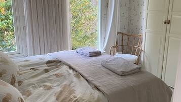 3 Schlafzimmer, BĂŒgeleisen/BĂŒgelbrett, WLAN, BettwĂ€sche