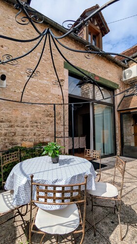 Gîte charmant situé dans une ruelle calme au sein d'un village viticole avec SPA