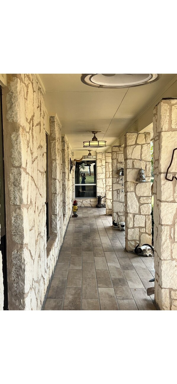 Exterior detail - Relax/ enjoy, expansive sky, hot tub,
pool. Suna, Sunrise/ sunroom (Driftwood)