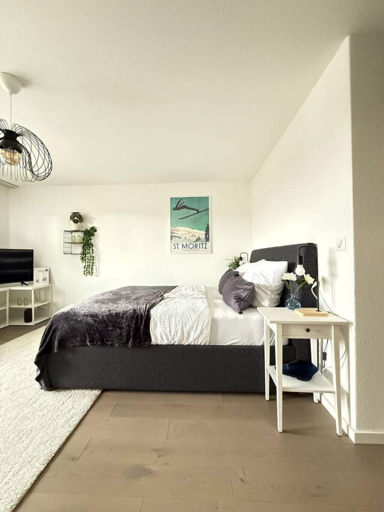 1 bedroom, desk, iron/ironing board, WiFi
