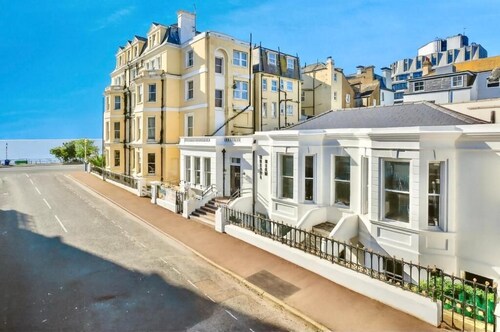 Grande View 8 - Stylish Premium Modern Flat
