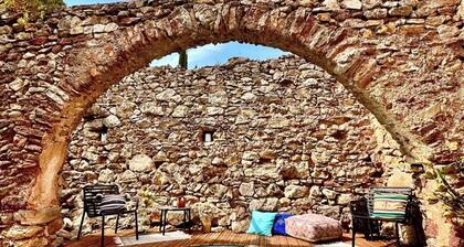 Atelier Aguilar at Refugi Lo Cortals
Peace, nature + southern French lifestyle