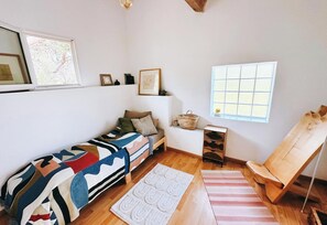 3 bedrooms, iron/ironing board, free WiFi, bed sheets - Atelier Aguilar at Refugi Lo Cortals
Peace, nature + southern French lifestyle (Tuchan)