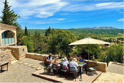 Atelier Aguilar at Refugi Lo Cortals
Peace, nature + southern French lifestyle