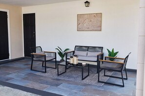 Hus - 2 sovrum - rökare - balkong | Terrass/Patio