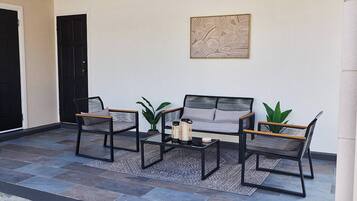 House, 2 Bedrooms, Smoking, Balcony | Terrace/patio