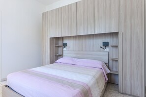 Unclassified image, 2 of 29, button - Holiday Home 'Appartamento Marisol Trilo' with Private Terrace, Wi-Fi and Air Conditioning (Campo nell'Elba)