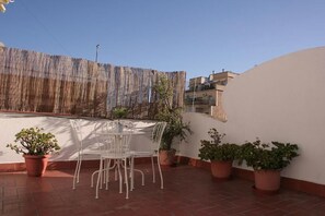 Outdoor dining - Urgell - Lovely apartment with a terrace (Barcelona)