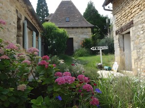 Exterior detail - Le Hibou – La Cipière Gîtes in the Heart of Périgord Noir (Peyzac-le-Moustier)