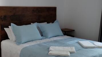 Family Studio, Air conditioning, Courtyard View | Blackout drapes, iron/ironing board, rollaway beds, free WiFi