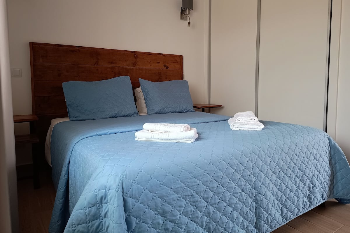 Family Room, Kitchenette, Courtyard View | Blackout drapes, iron/ironing board, free WiFi, wheelchair access