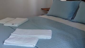Family Studio, Air conditioning, Courtyard View | Blackout drapes, iron/ironing board, rollaway beds, free WiFi