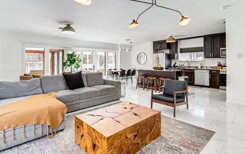 Cresco Pocono Retreat | Pool, Hot Tub & Game Room