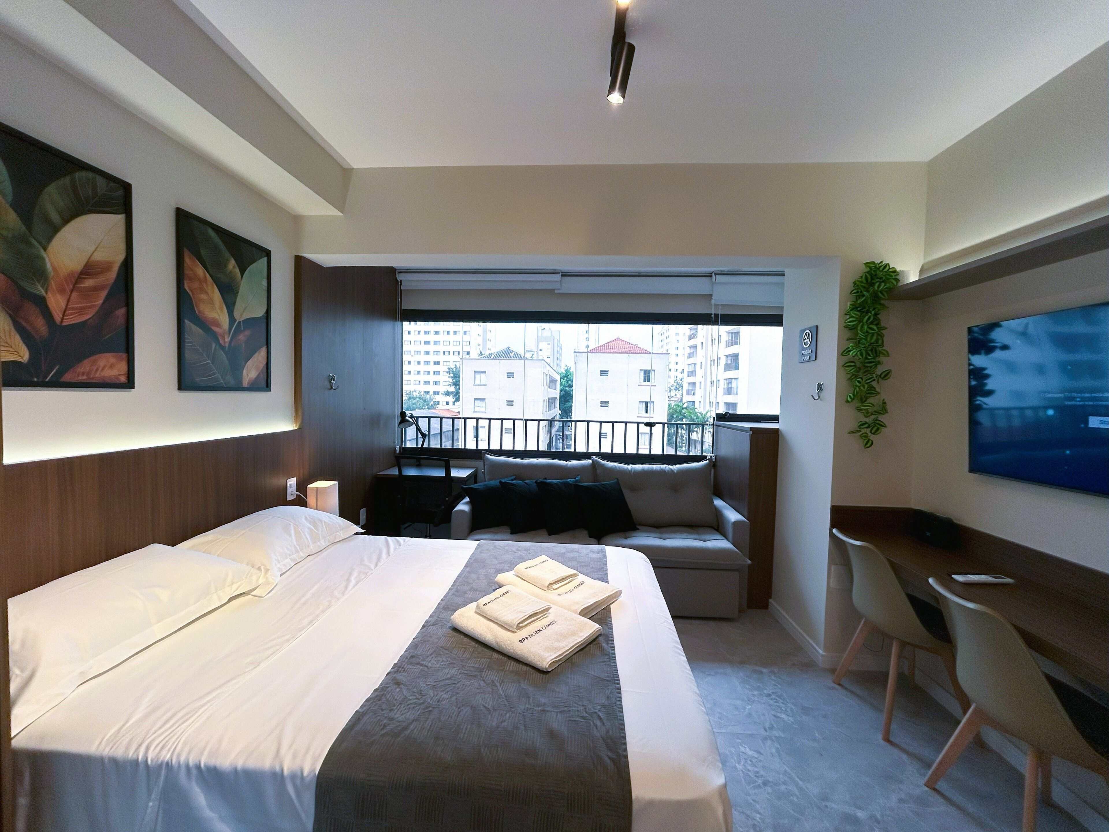 Blackout curtains, free WiFi