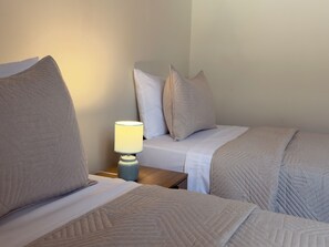 3 slaapkamers, een strijkplank/strijkijzer, wifi, beddengoed