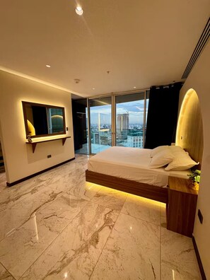 Bügeleisen/Bügelbrett, WLAN, Bettwäsche