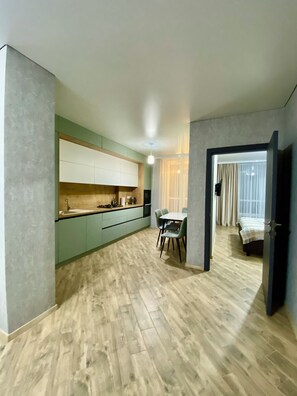 1 habitación, tabla de planchar con plancha y wifi 