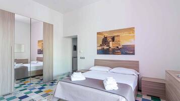 Bügeleisen/Bügelbrett, WLAN, Bettwäsche